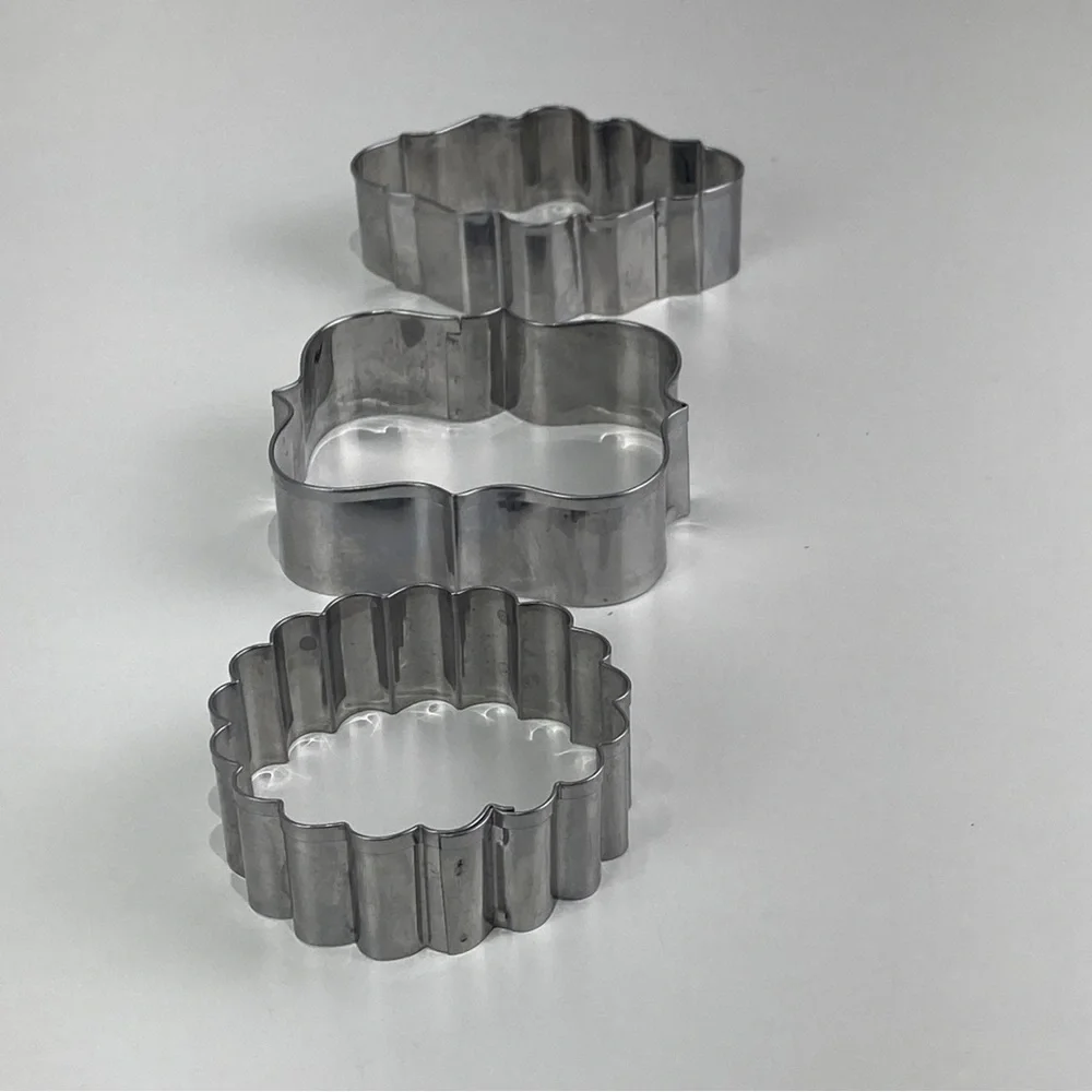 Cutter Cookie cutters lot of 3 Rectangular Plaque and Round Fluted Cookie